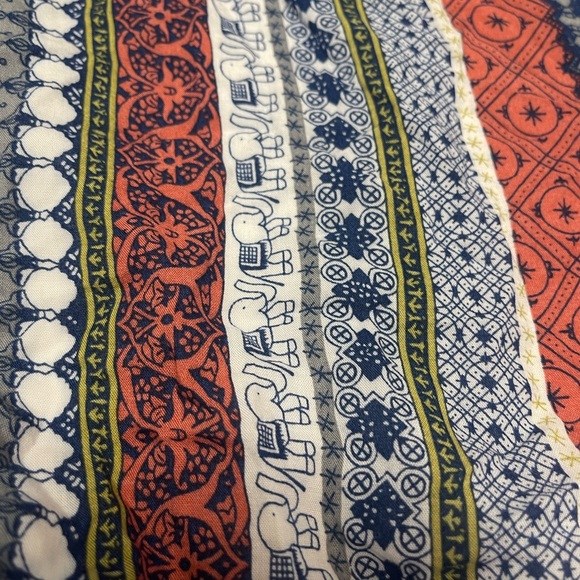 Thereal Woman’s Romper.      B1 - Picture 6 of 7